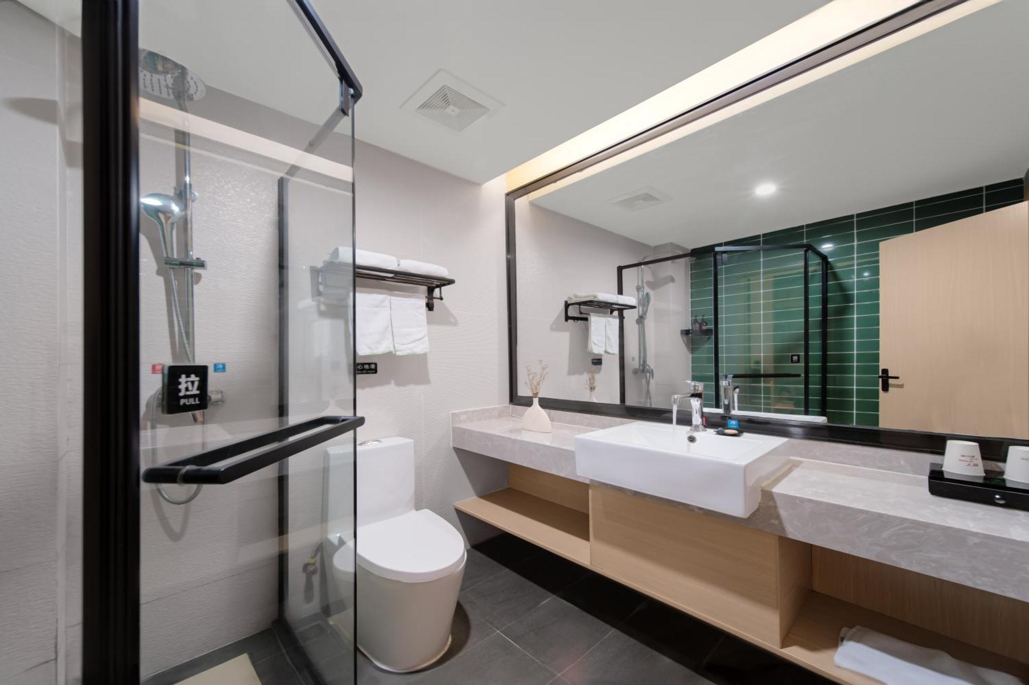 Bai Ling Hotel Nanning Exterior photo